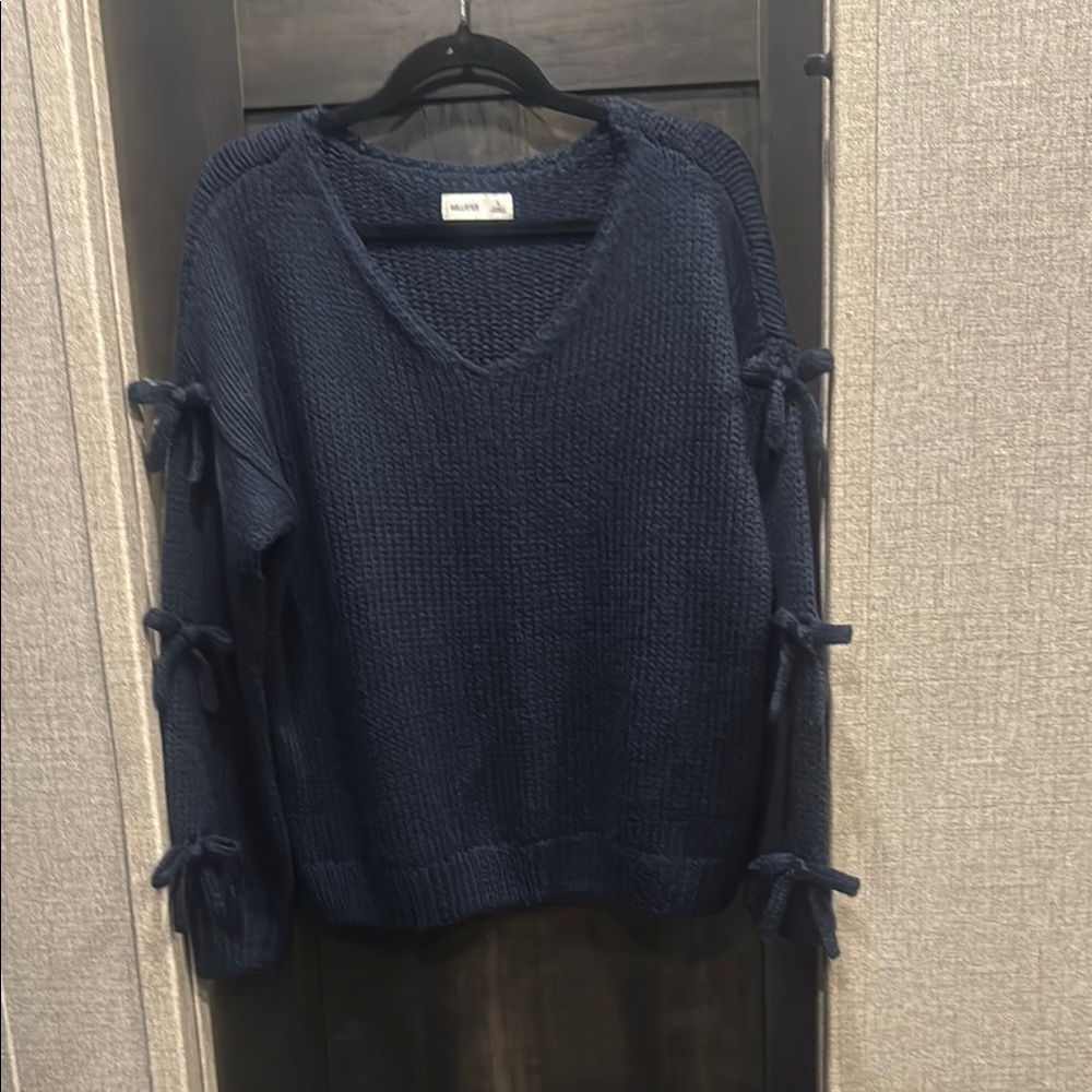 Hollister Off The Shoulder Bow Appliqué Sweater
